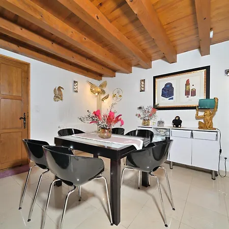 Jolie Maison Vallee D'aure 4etoiles بيت للعطل